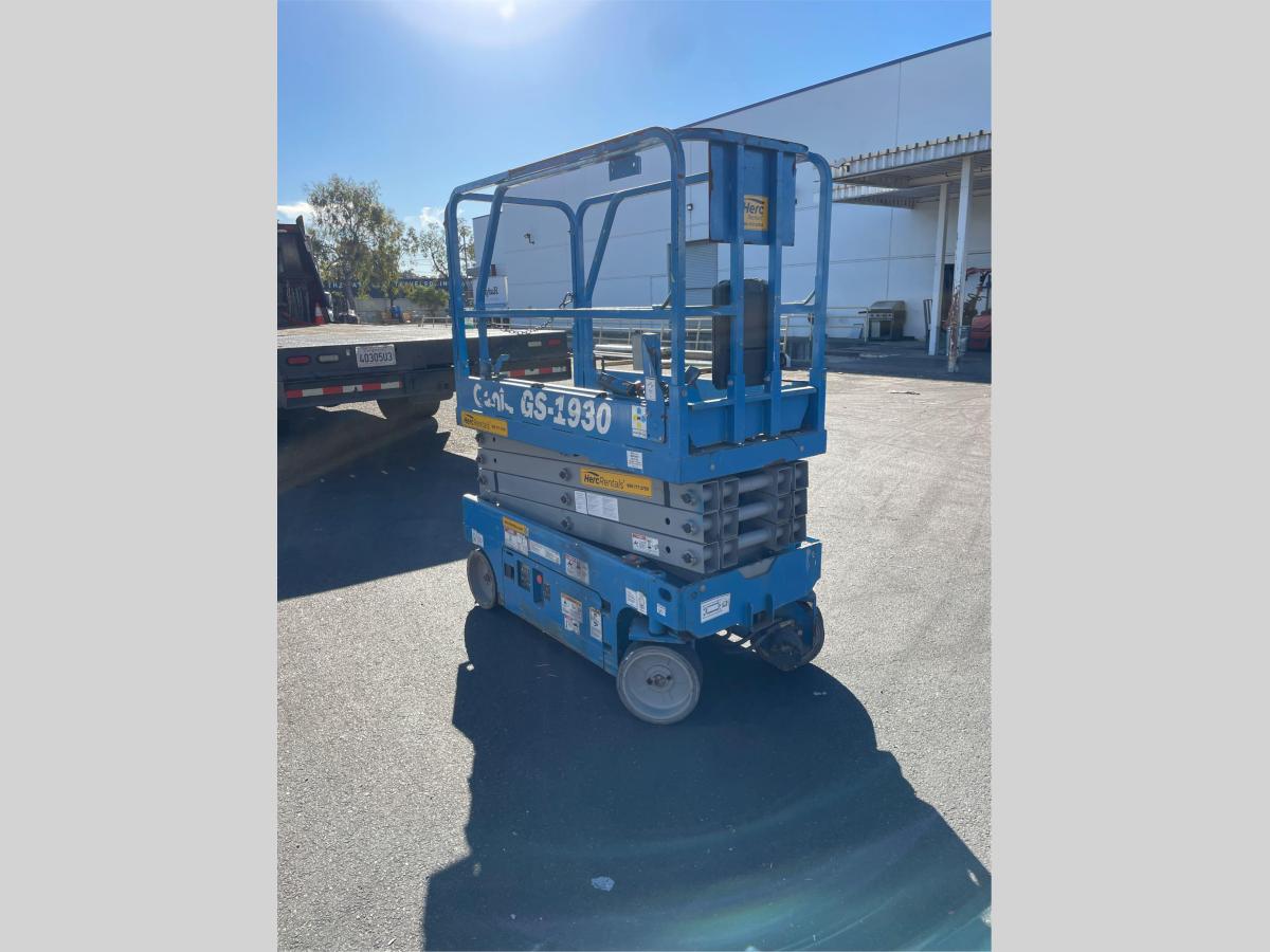 2018 Genie GS-1930