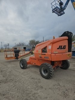 2017 JLG 400S-2
