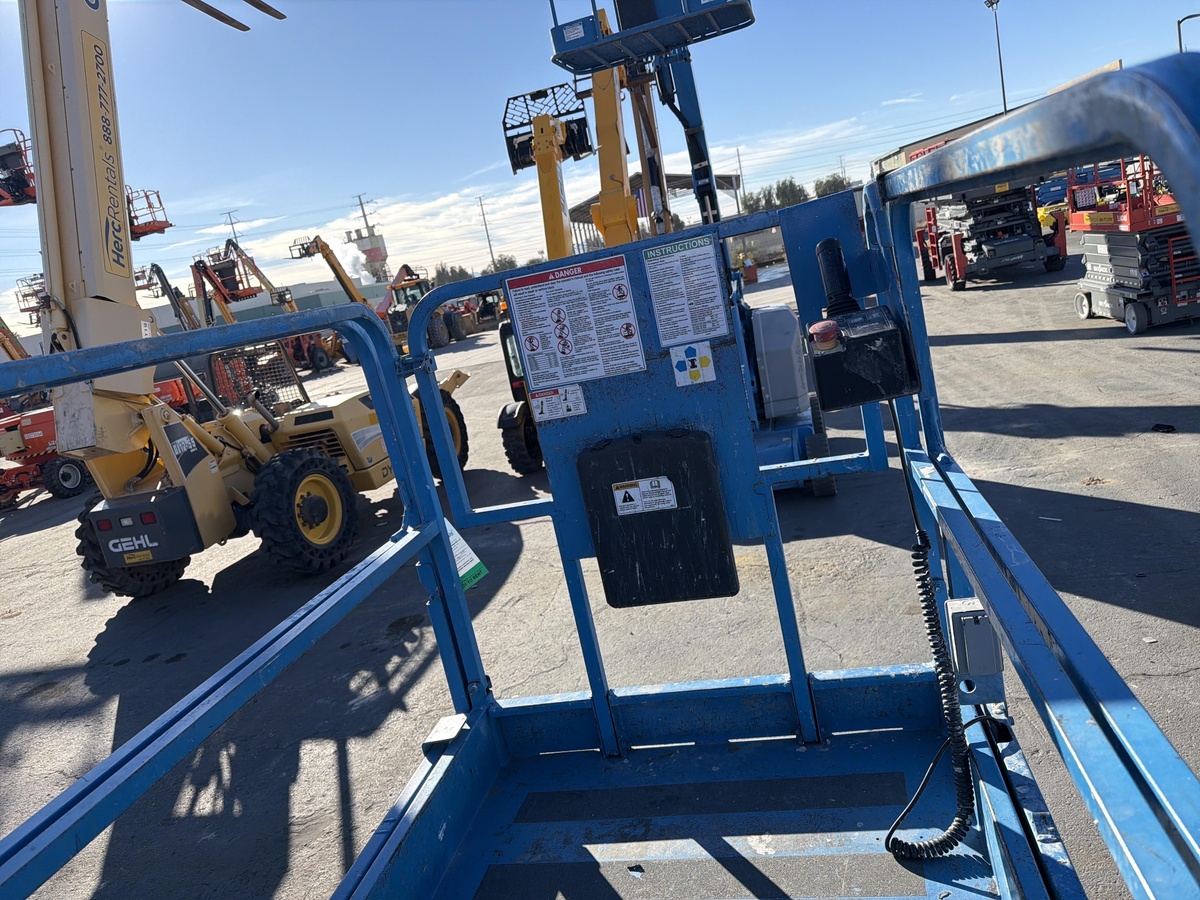 2016 Genie GS-3246-3
