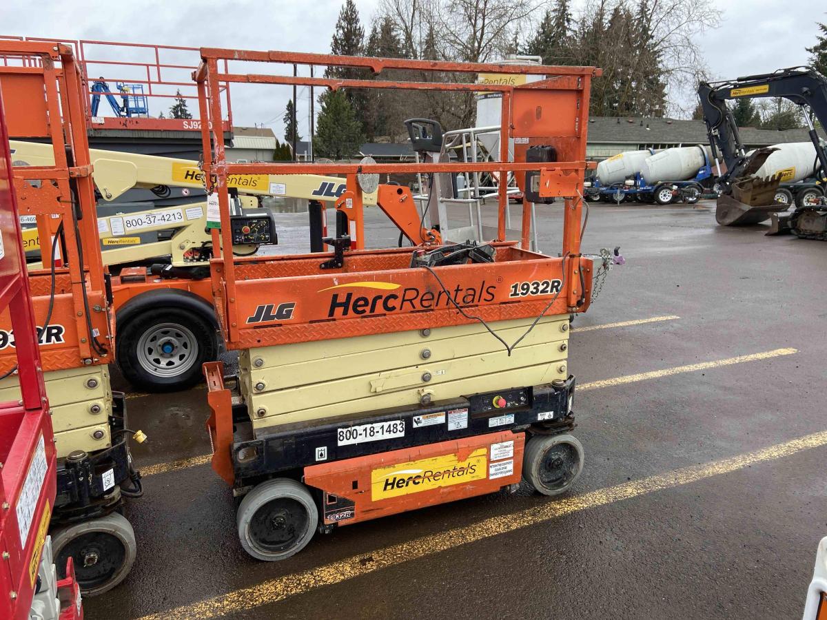 2017 JLG 1932R
