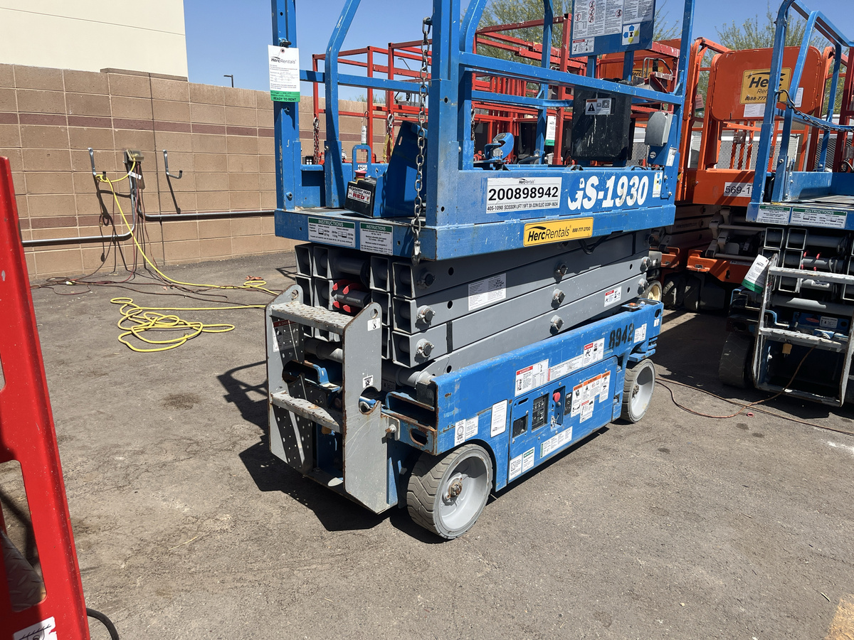2019 Genie GS-1930