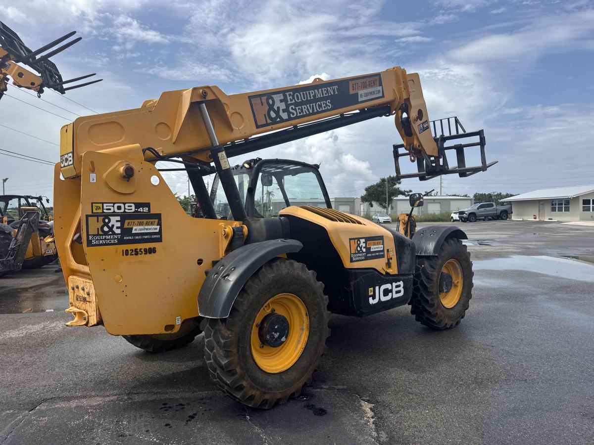 2018 JCB 509-42-4
