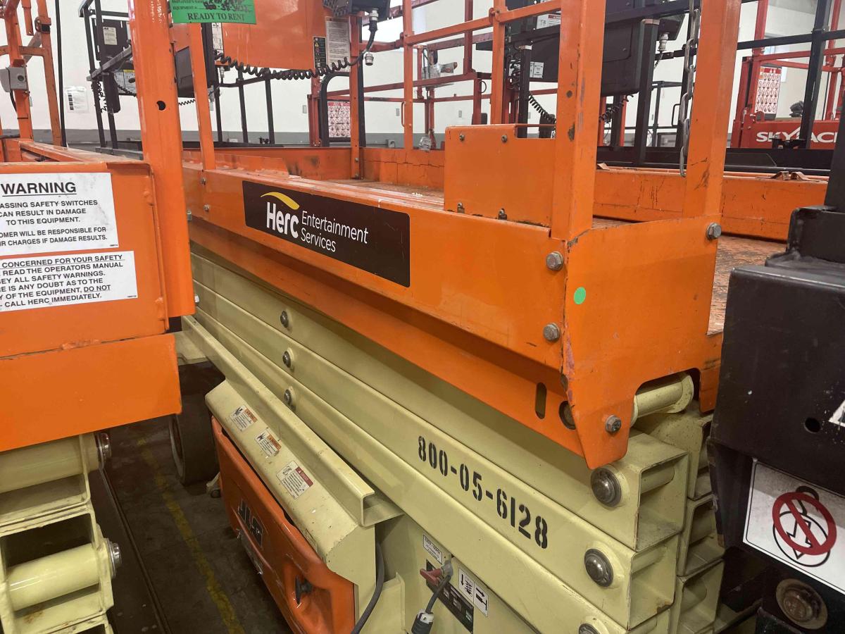 2015 JLG 3246ES