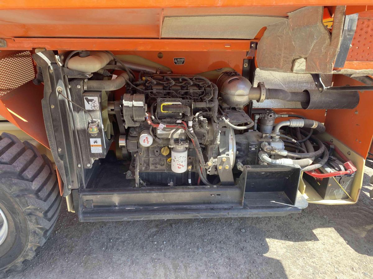 2017 JLG 4394RT