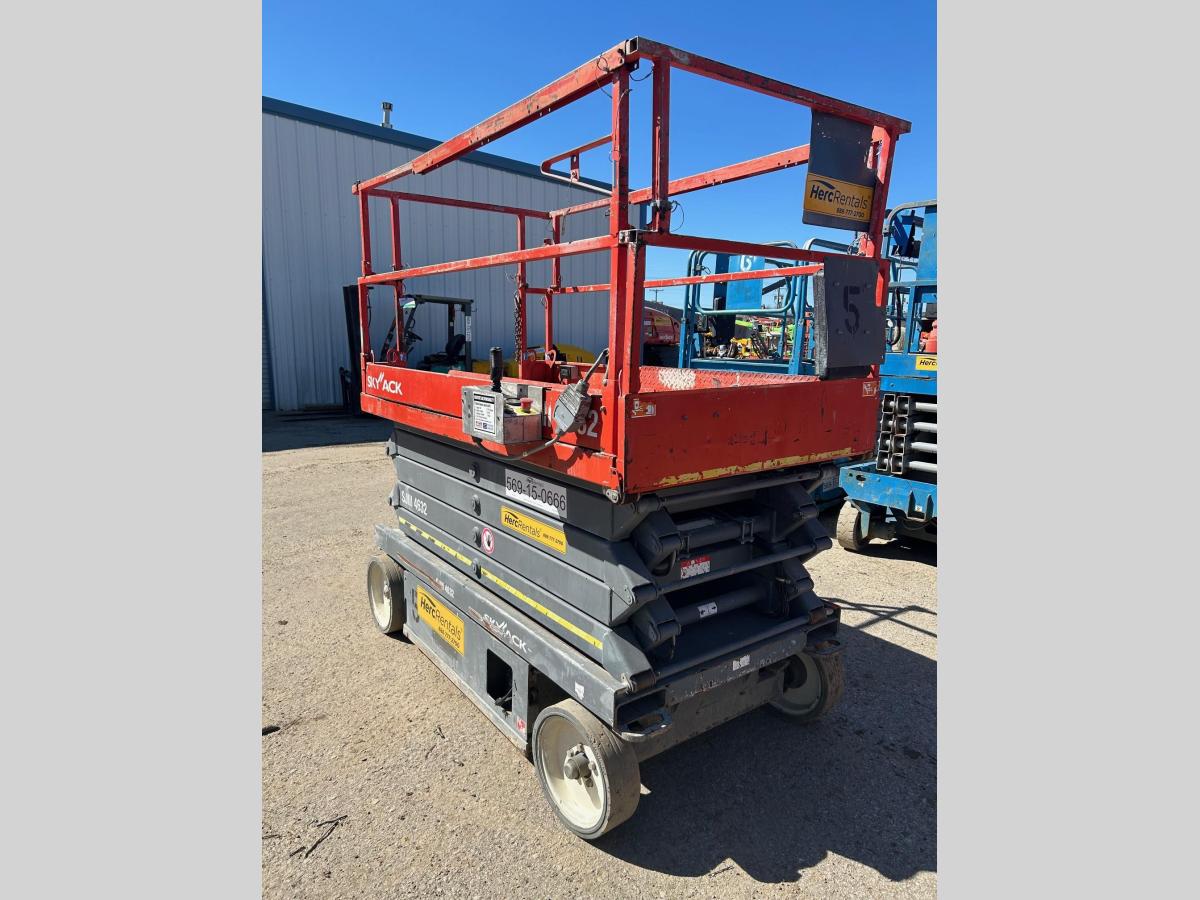 2013 Skyjack SJ4632