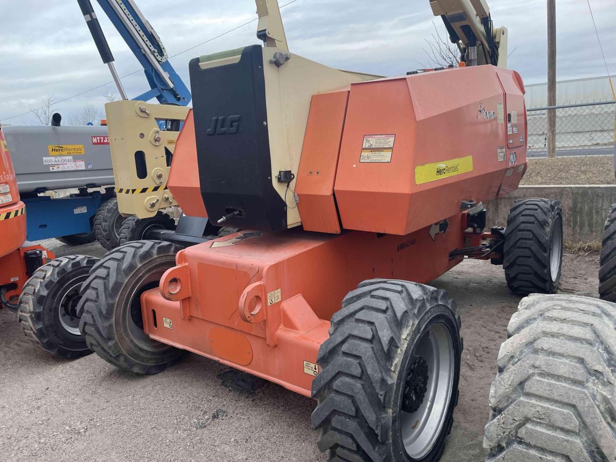 2015 JLG 800AJ
