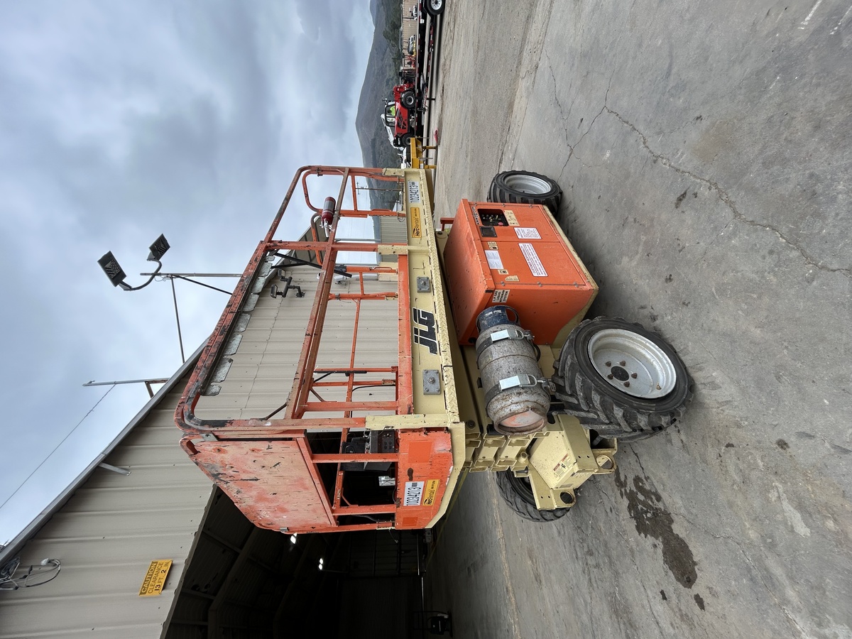 2017 JLG 260MRT-6