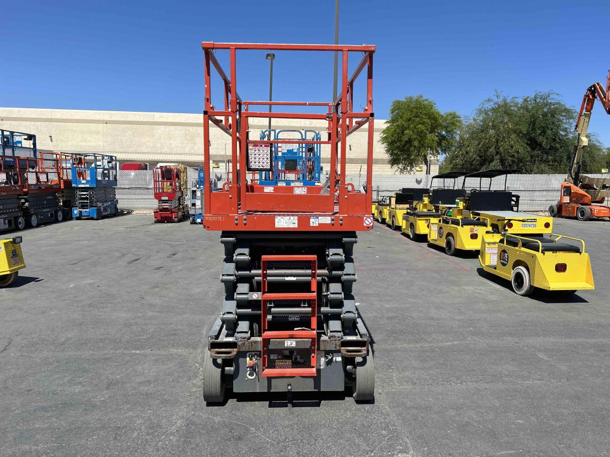 2017 Skyjack SJ4740
