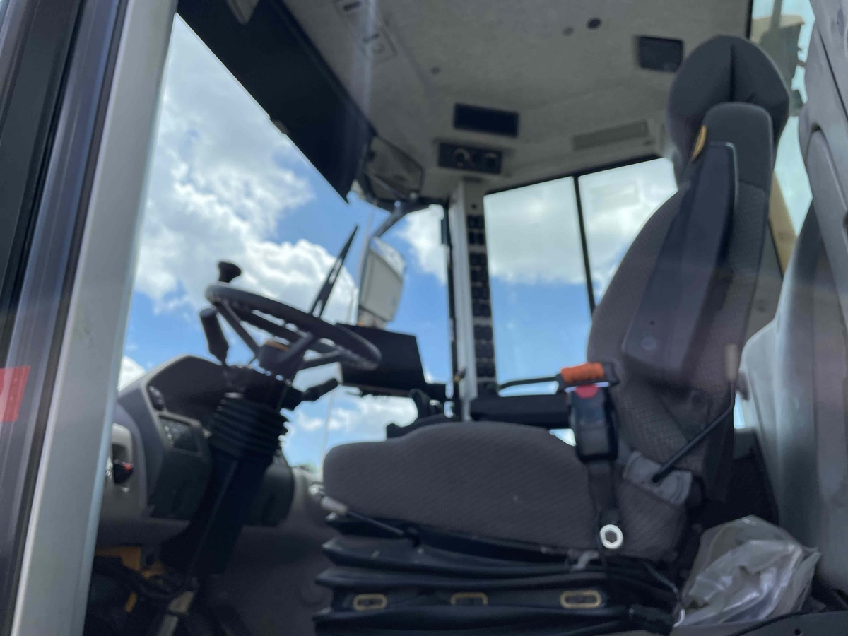 2022 Volvo L70H