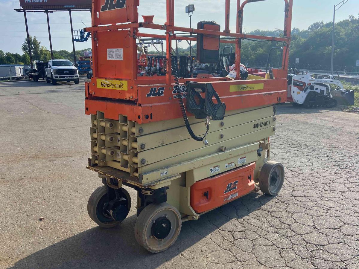 2016 JLG 2632ES