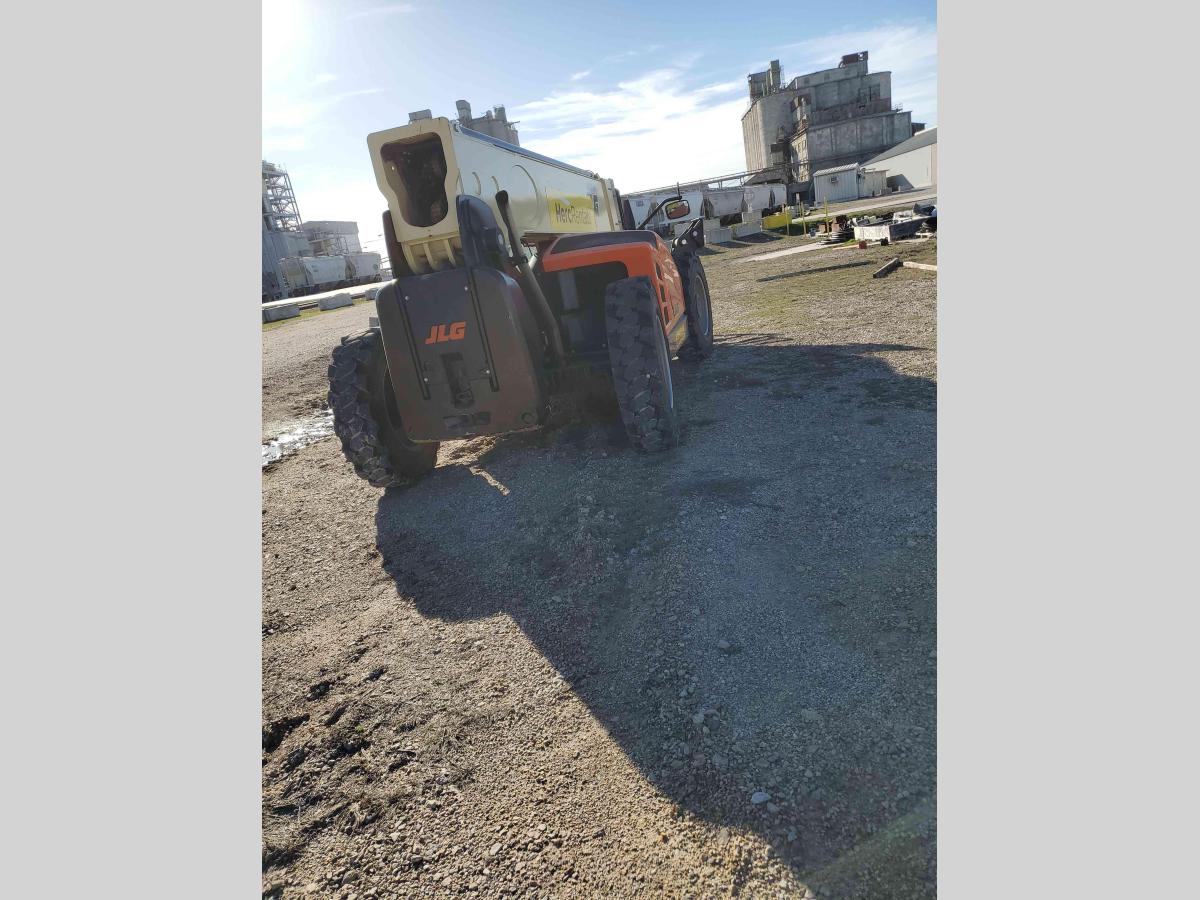 2018 JLG 1255
