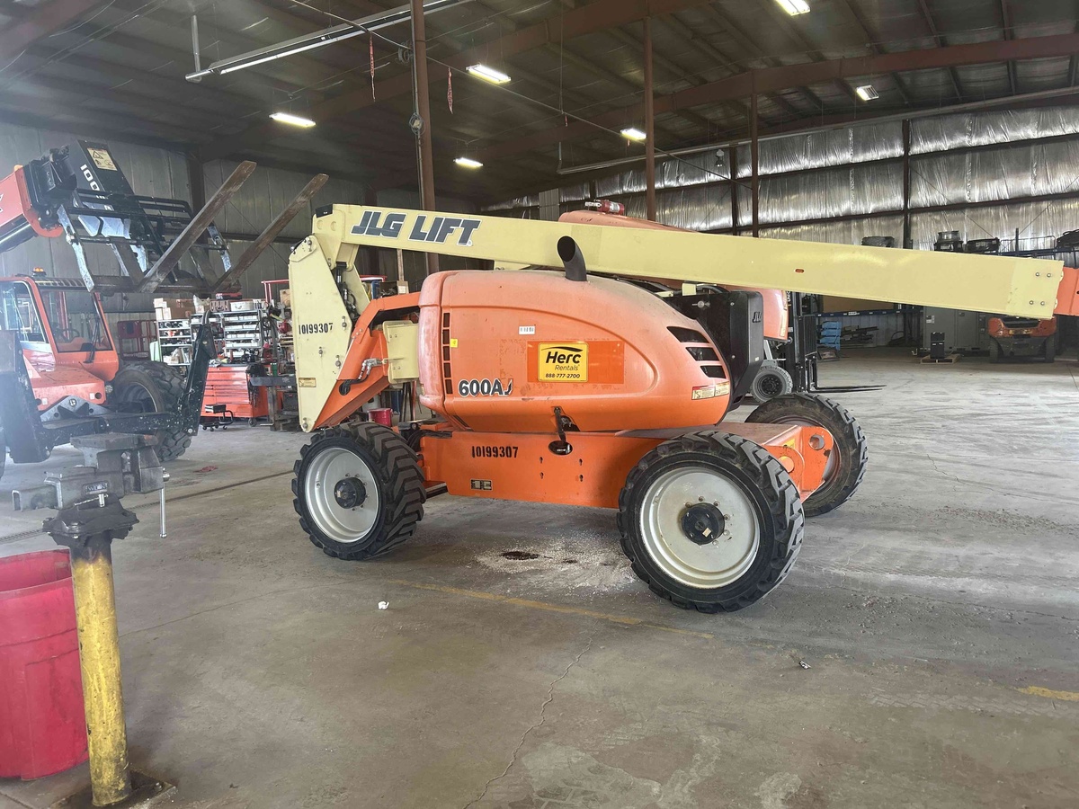 2016 JLG 600AJ-2