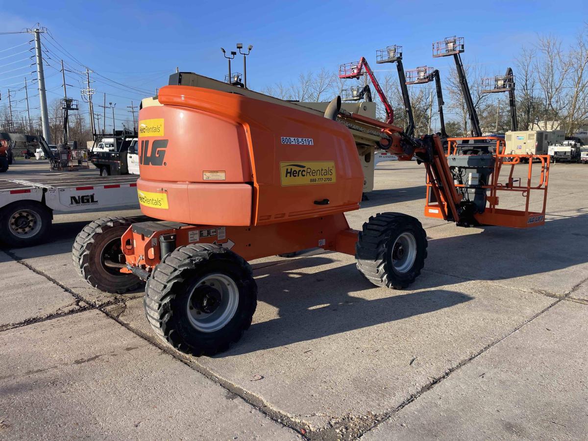 2017 JLG 450AJ-2