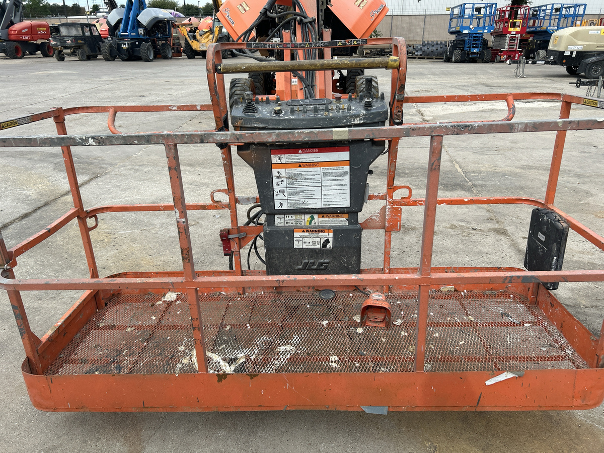 2018 JLG 660SJ-2