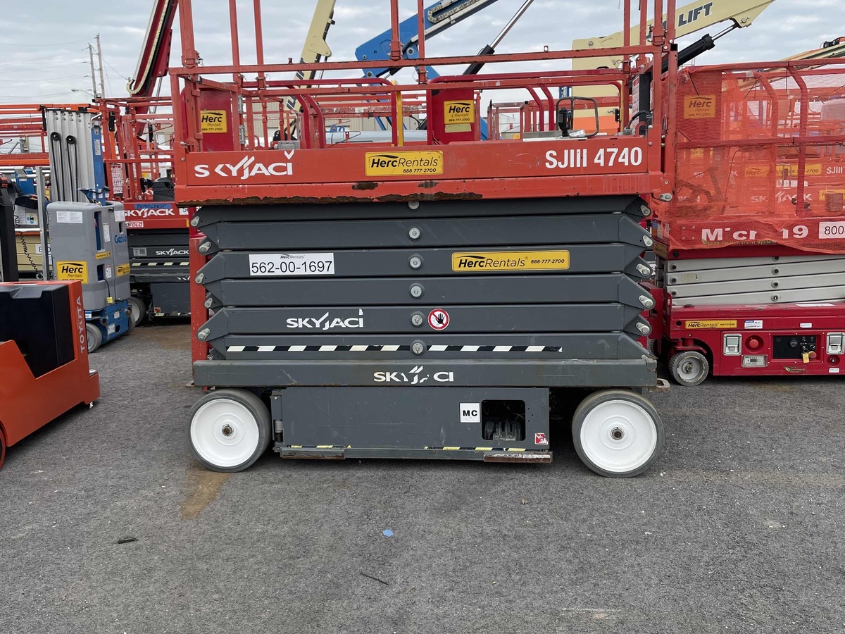 2019 Skyjack SJ4740