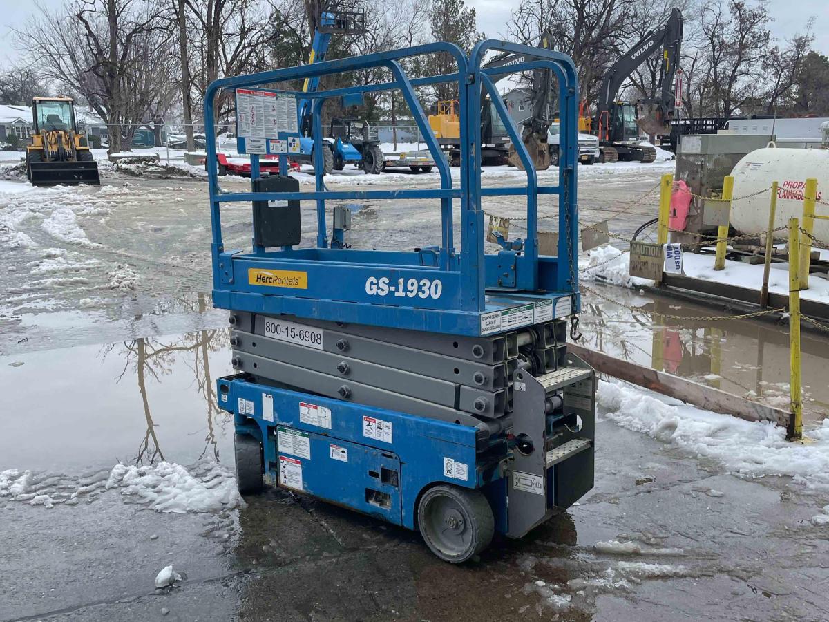 2017 Genie GS-1930
