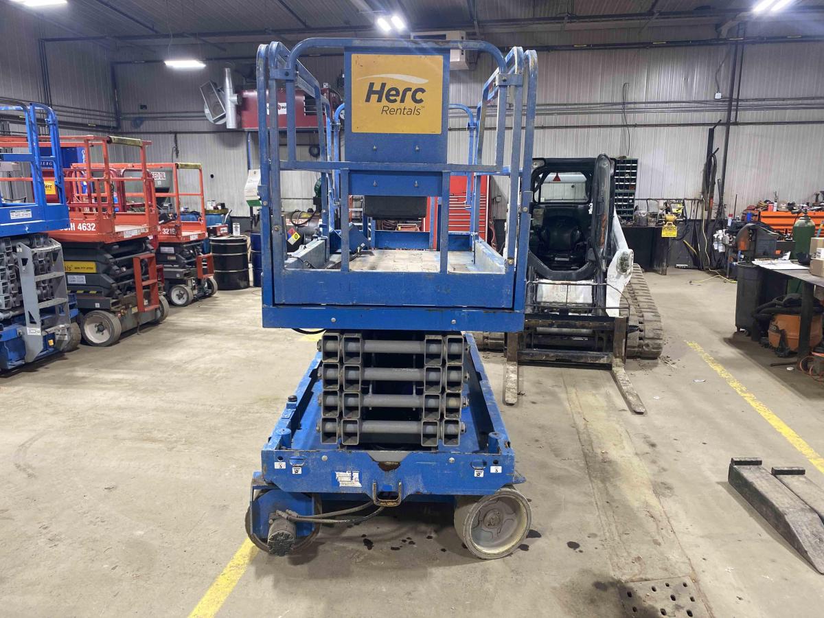 2017 Genie GS-3246