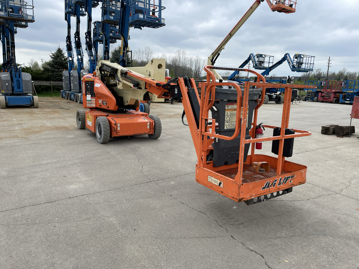2015 JLG E400AJPN-3
