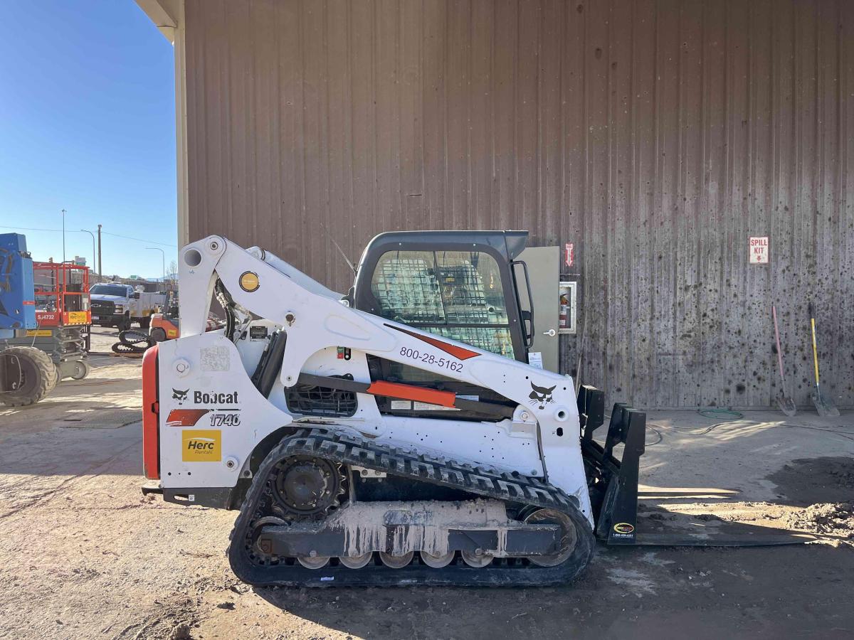 2020 Bobcat T740