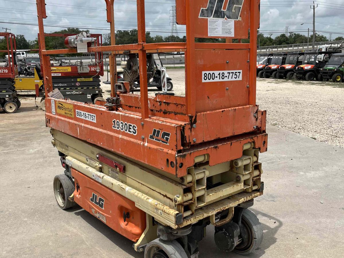 2017 JLG 1930ES