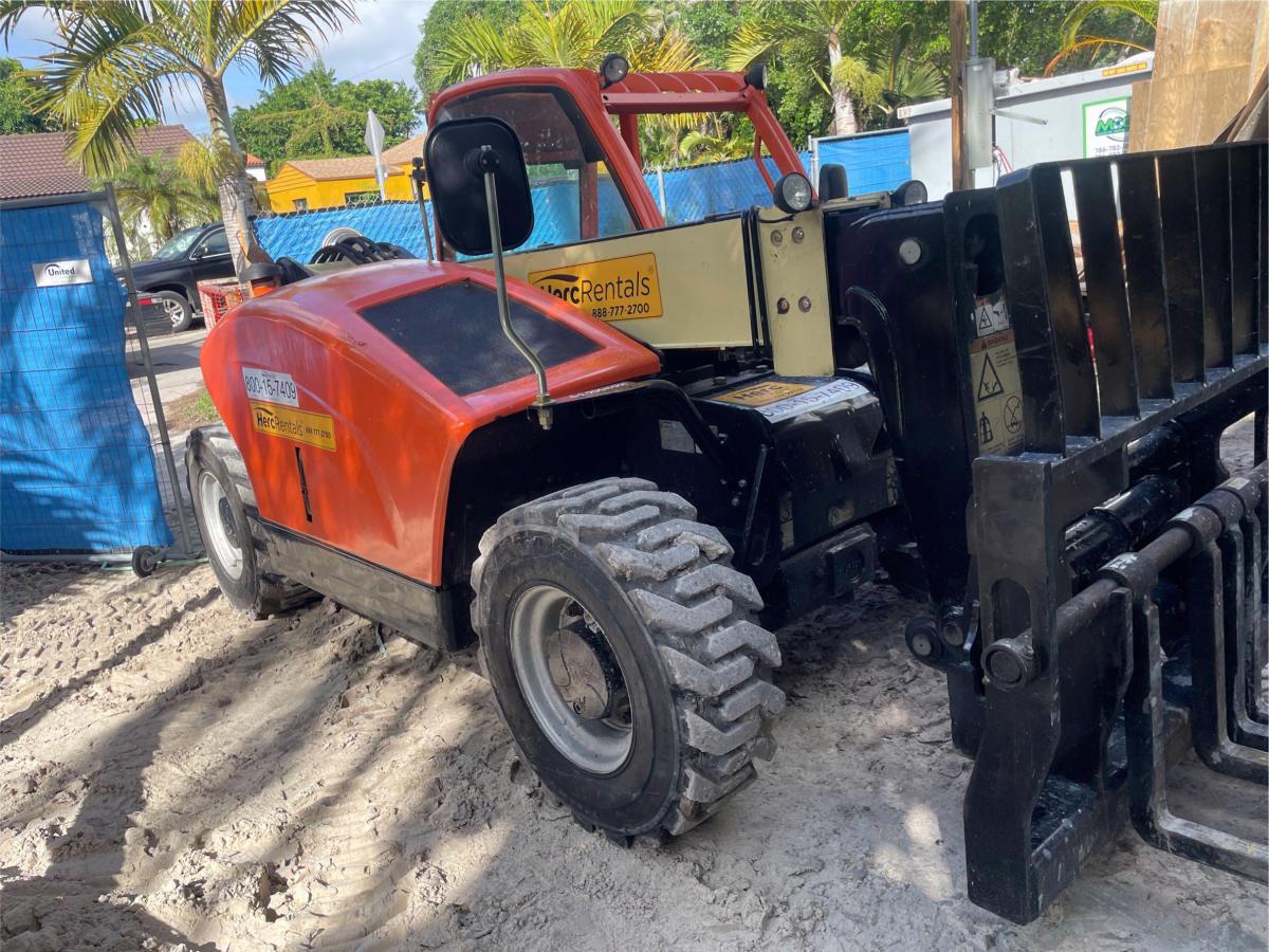 2017 JLG G5-18A