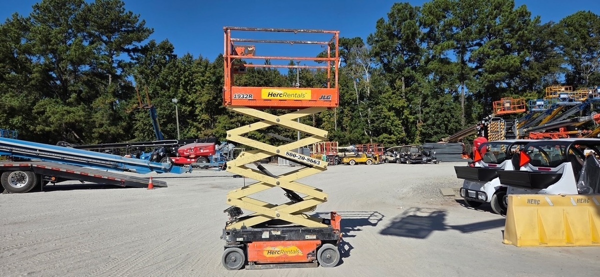 2018 JLG 1932R-7