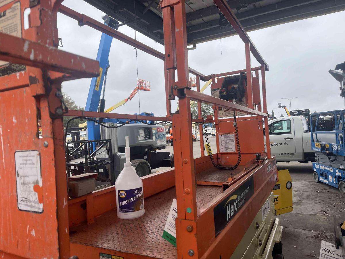 2017 JLG 2632ES-5