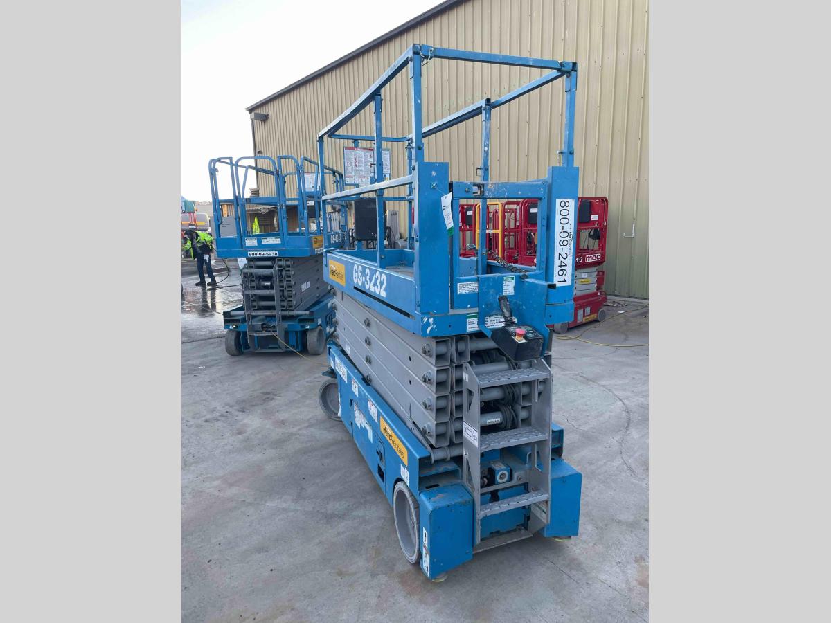 2016 Genie GS-3232
