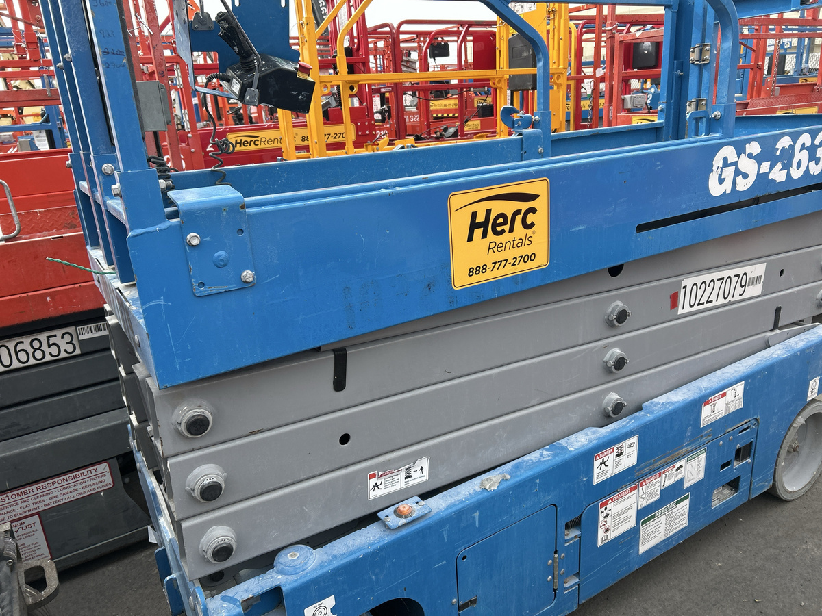 2017 Genie GS-2632-4