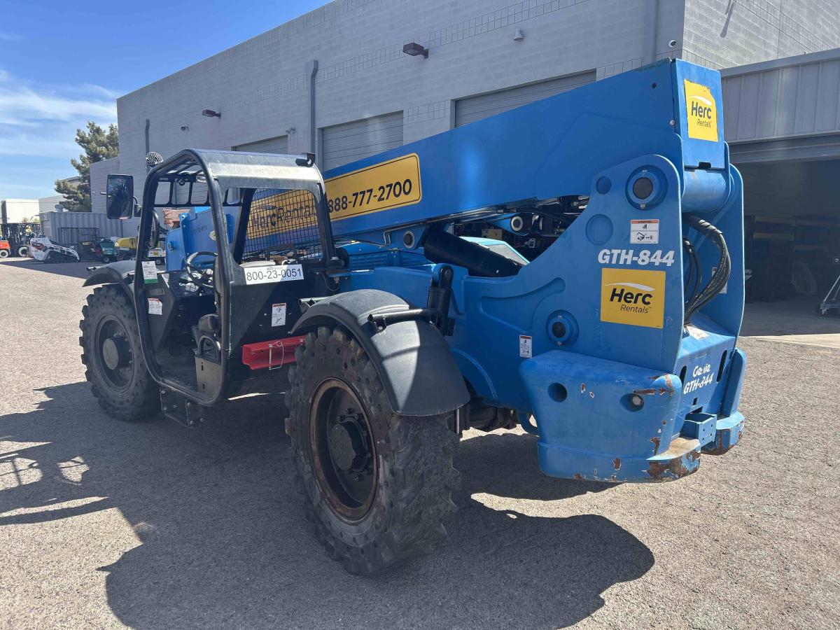 2018 Genie GTH 844