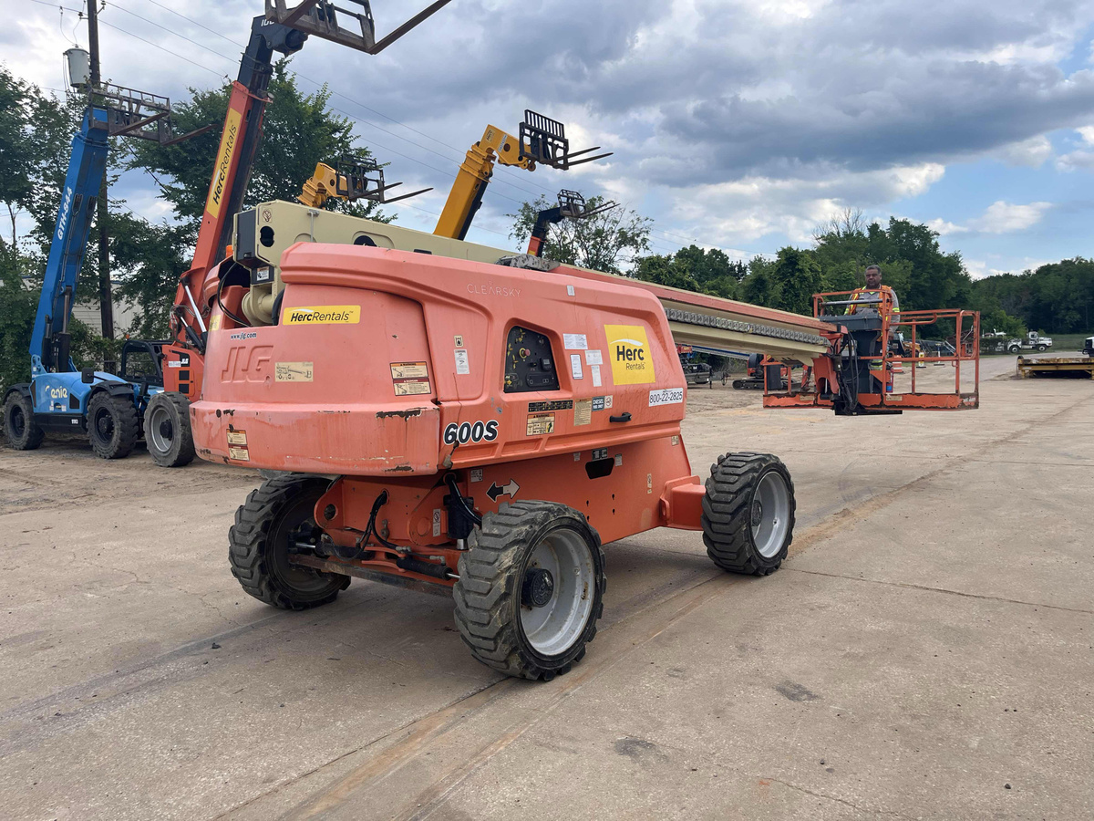 2018 JLG 600S