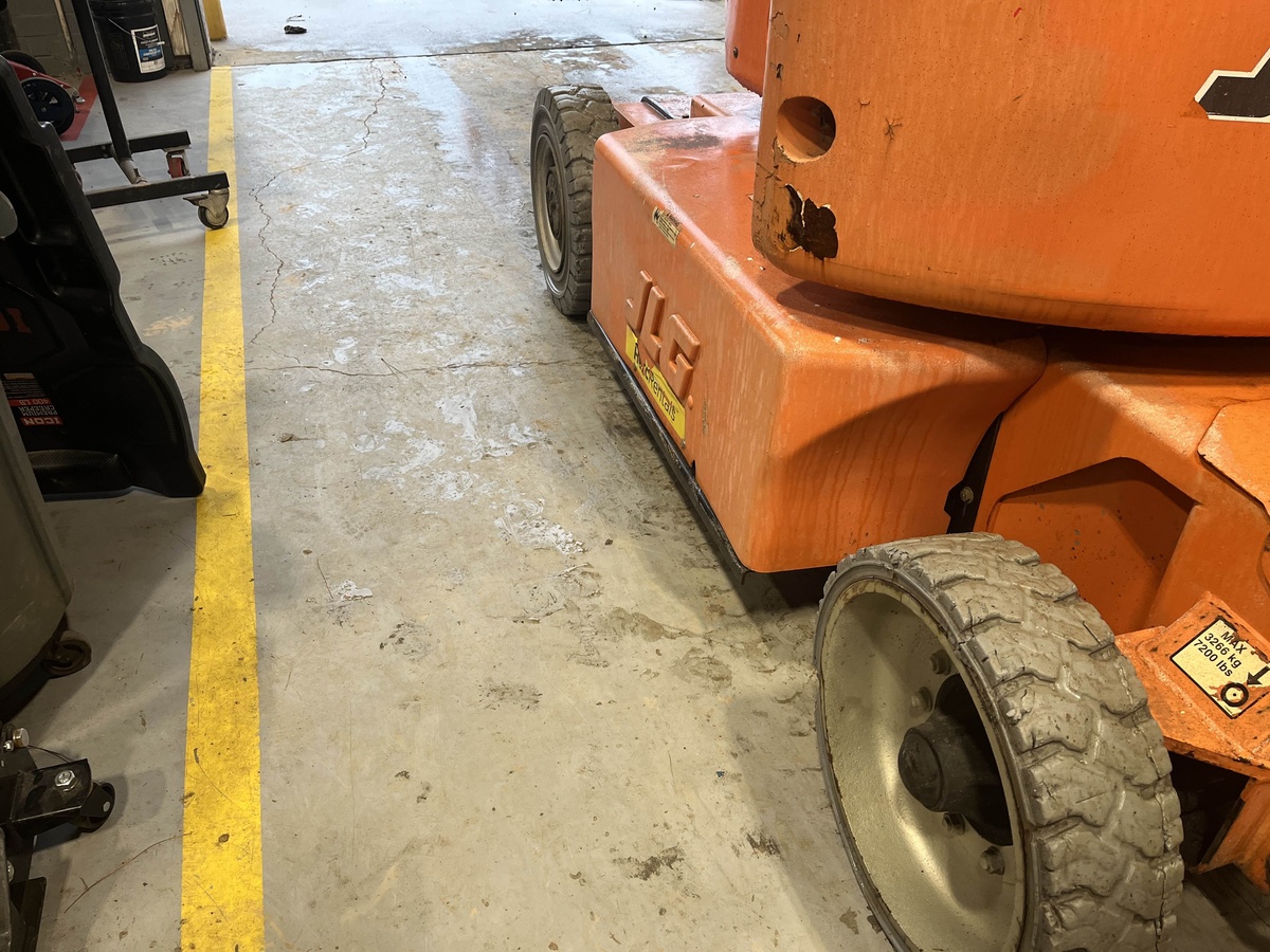 2014 JLG E400AJPN-10