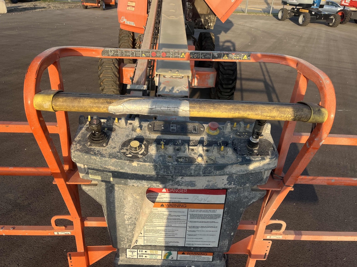 2018 JLG 600S-11