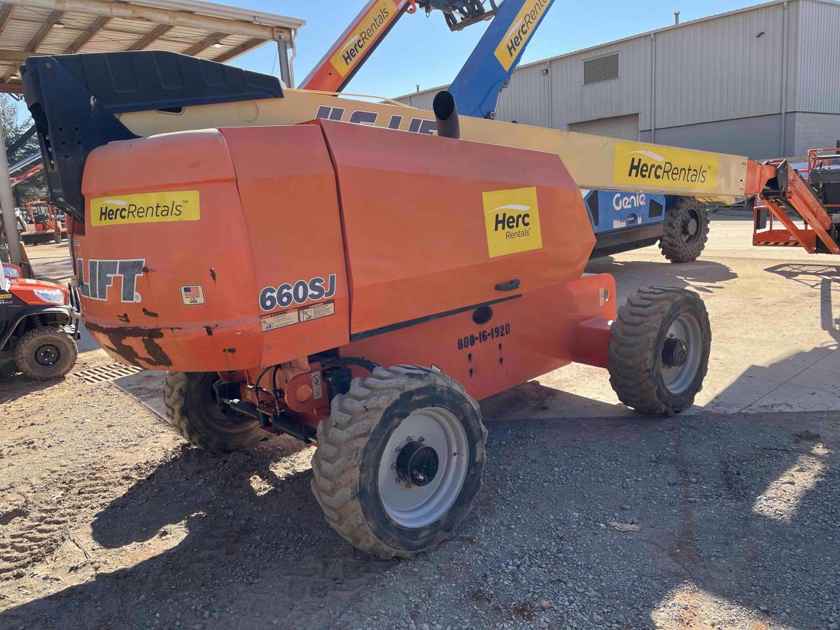2017 JLG 660SJ