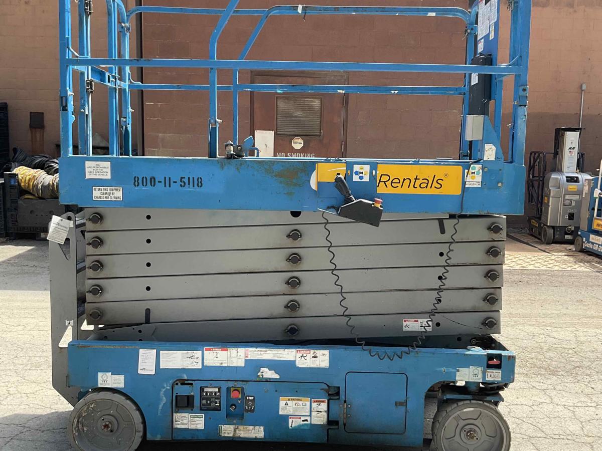 2016 Genie GS-4047