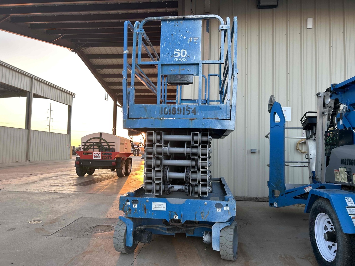 2016 Genie GS-4047