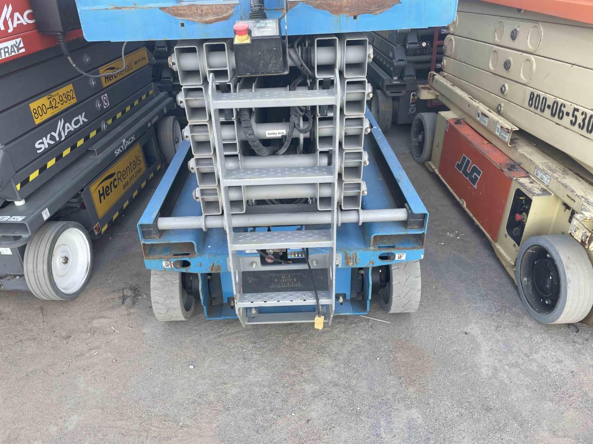 2016 Genie GS-4047