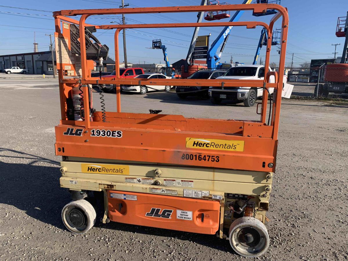 2017 JLG 1930ES