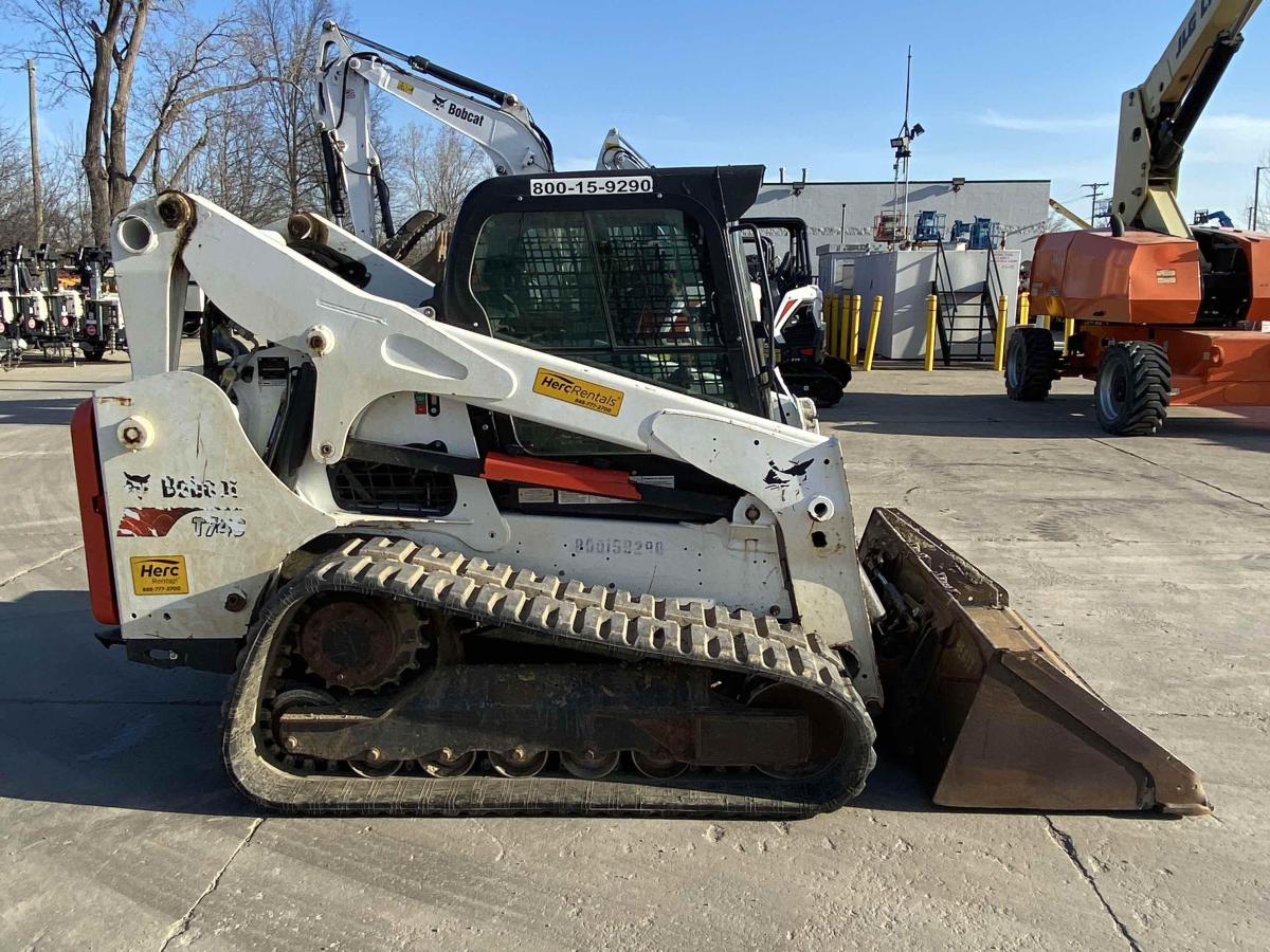 2017 Bobcat T740