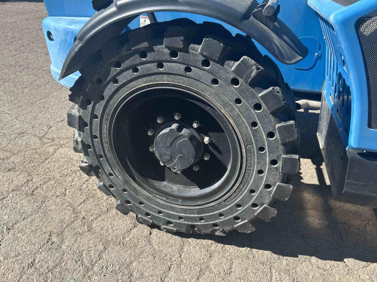 2017 Genie GTH 844