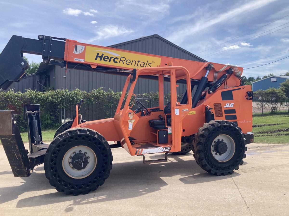 2019 SkyTrak 10042