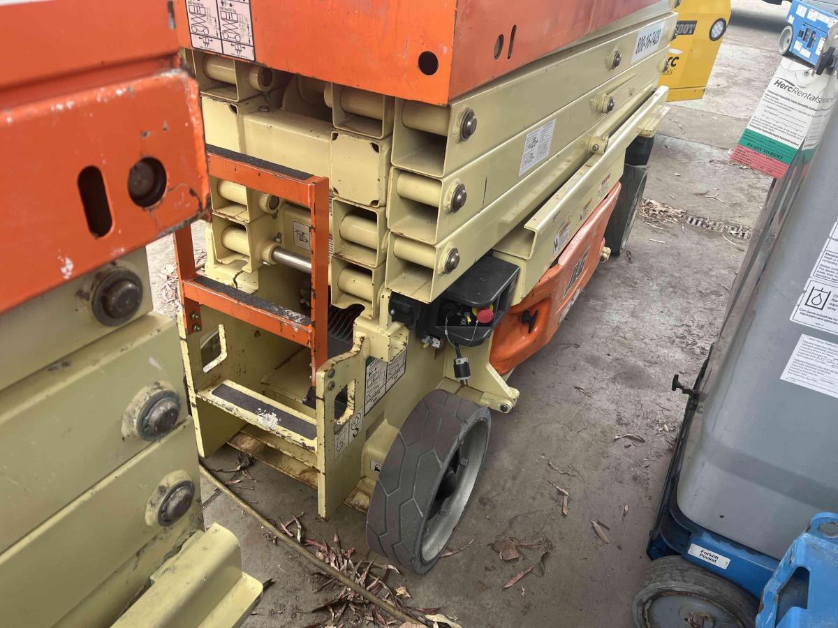 2017 JLG 2632ES-4
