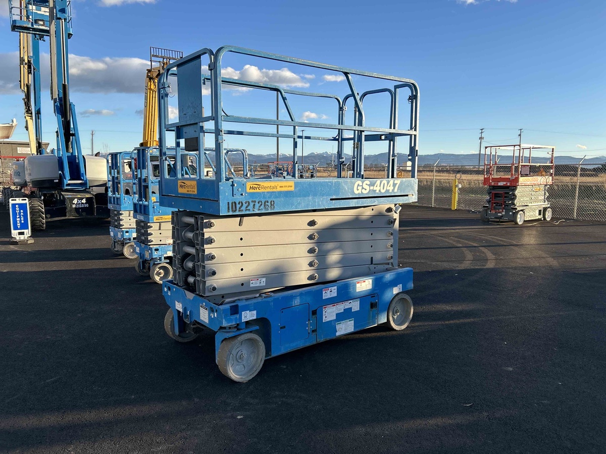 2017 Genie GS-4047