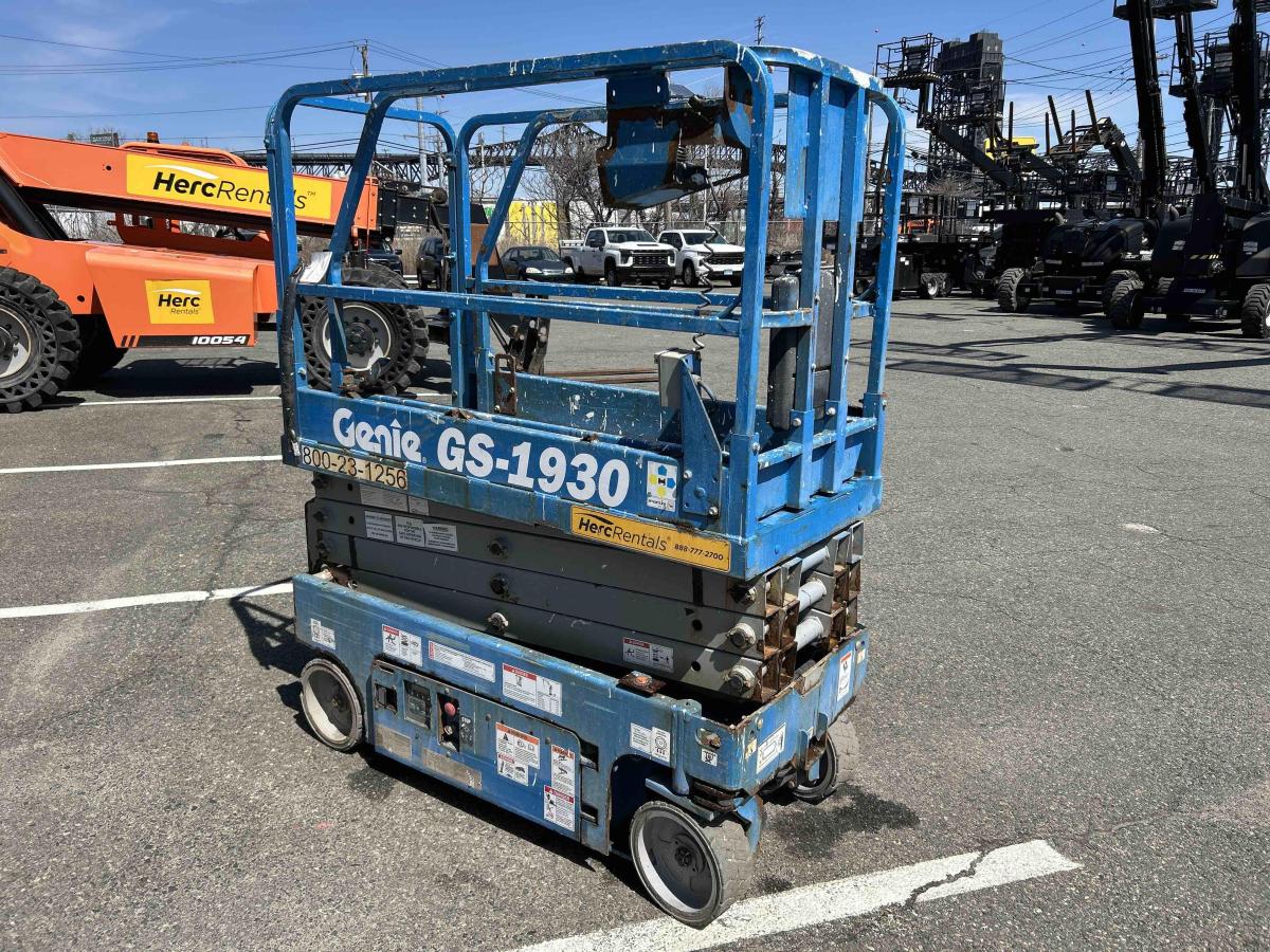 2018 Genie GS-1930