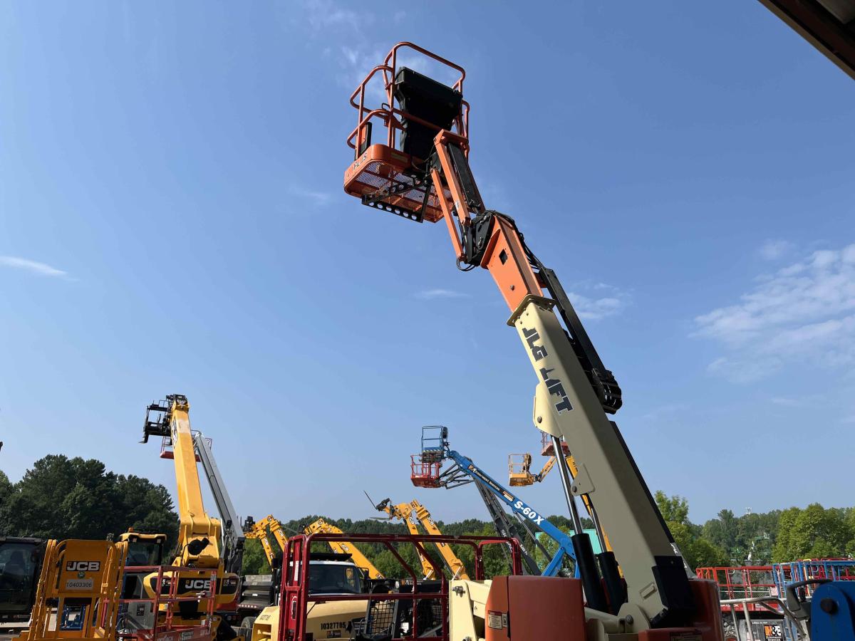 2016 JLG E300AJP-7