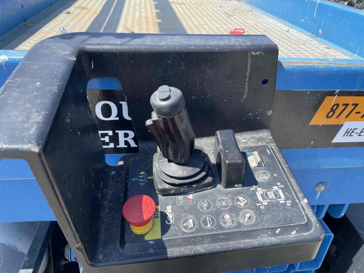 2017 Genie GS-2669 RT