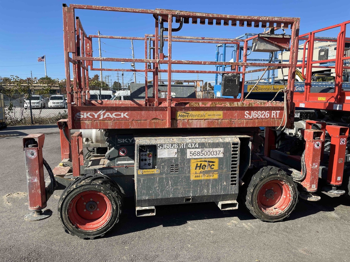 2018 Skyjack SJ-6826RT