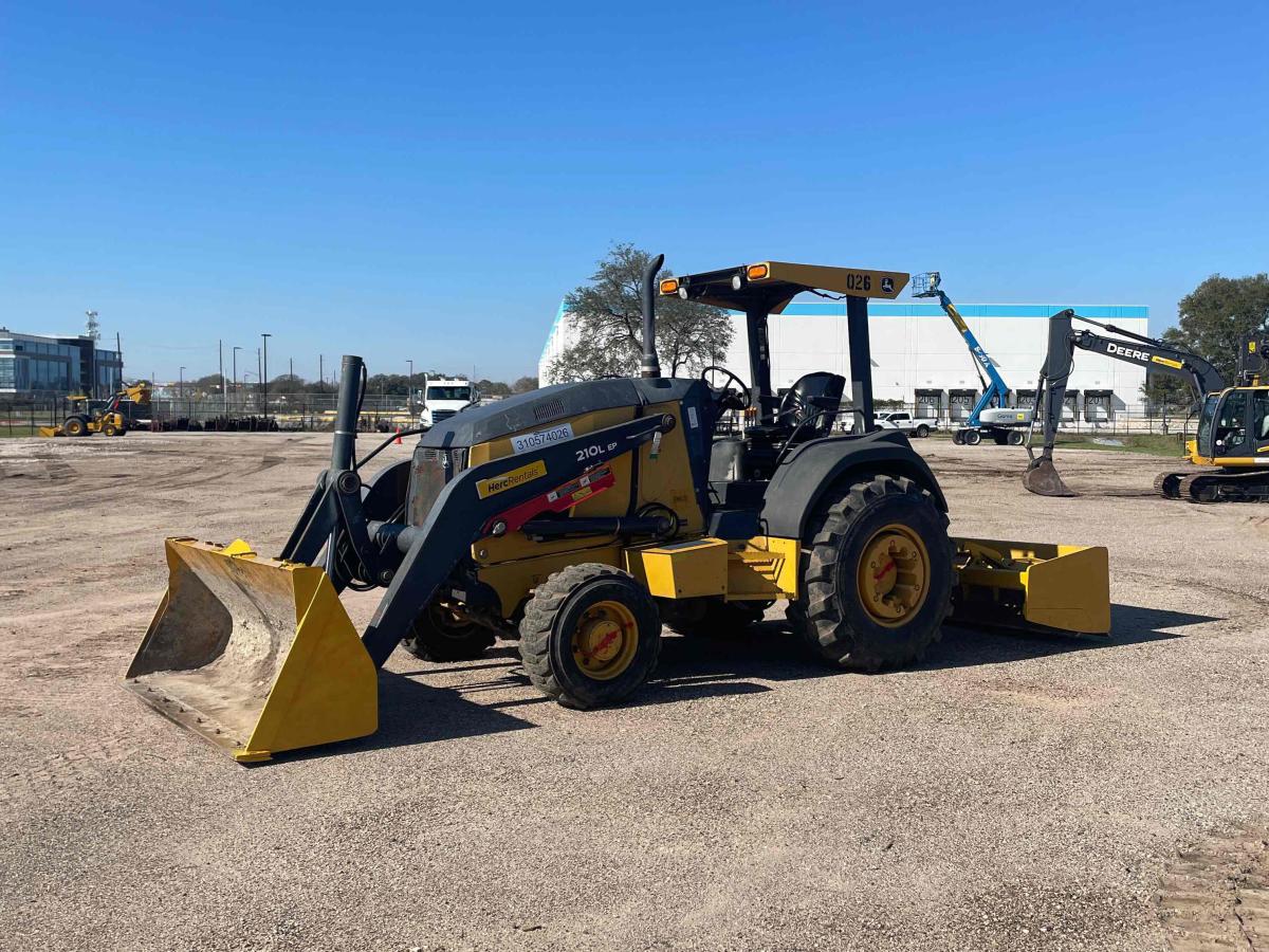 2015 John Deere 210L
