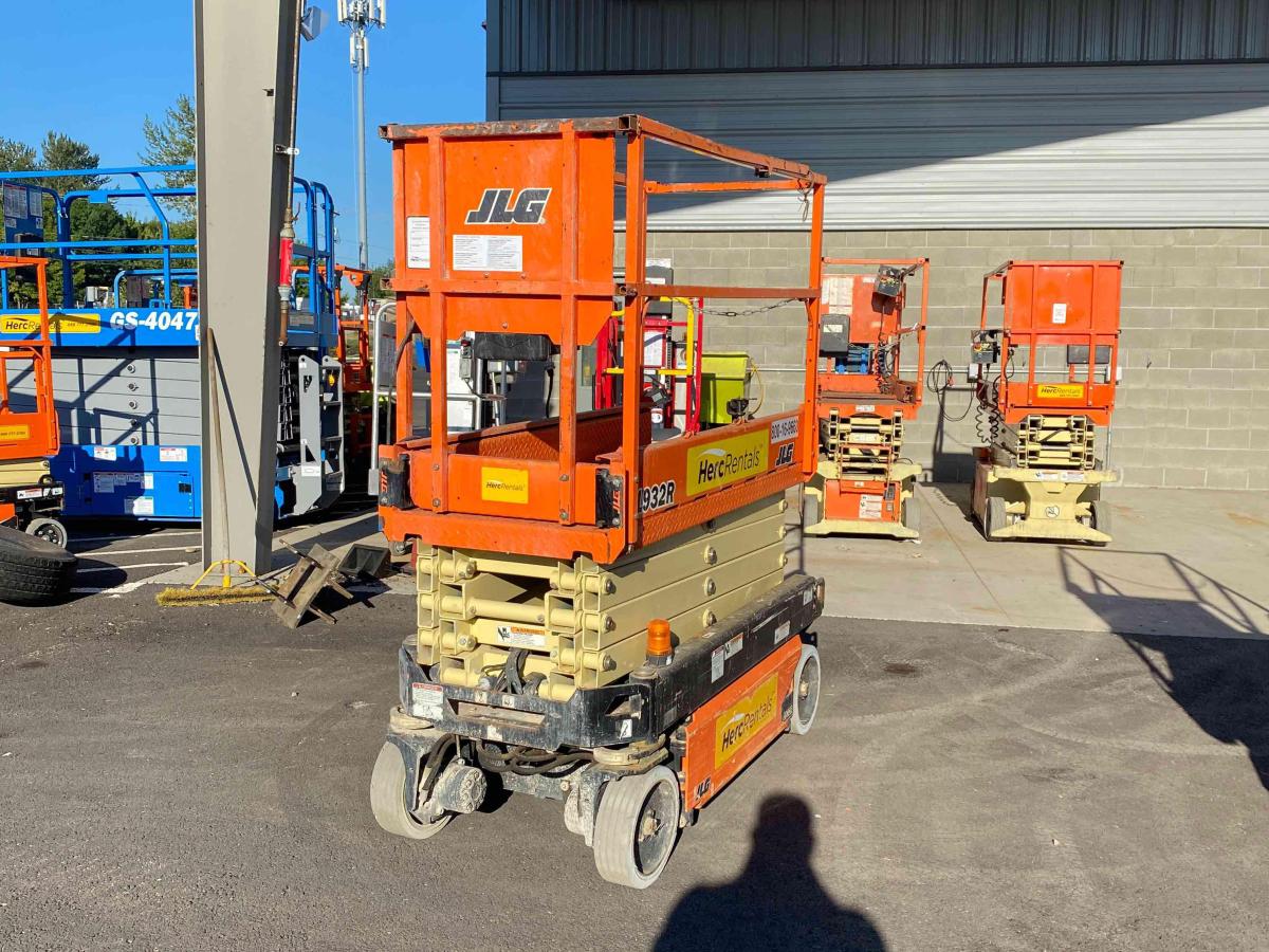 2017 JLG 1932R