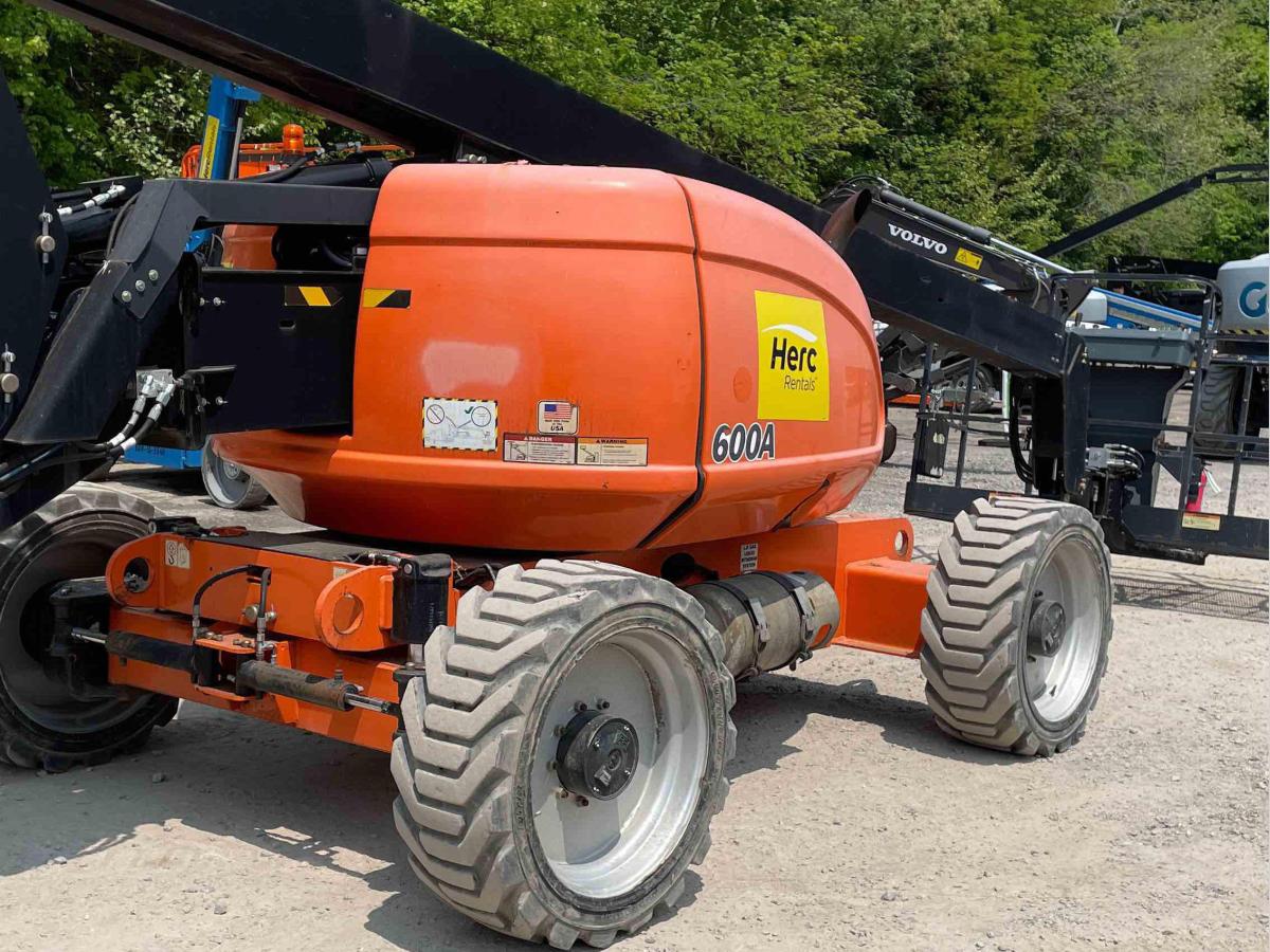 2015 JLG 600A-7